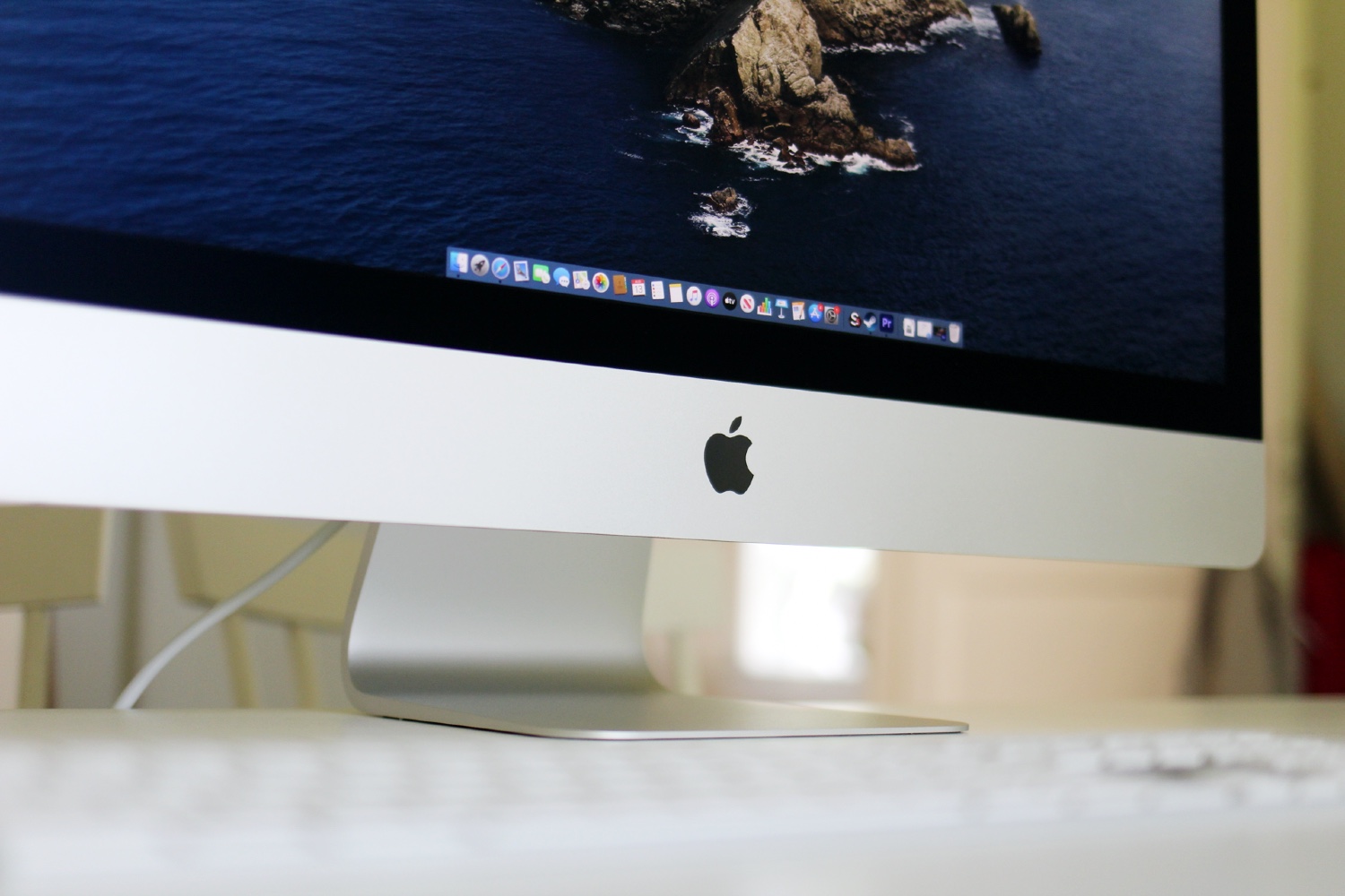 Apple iMac 5K 27-inch (2020) Review: A Dying Breed Lives On ...