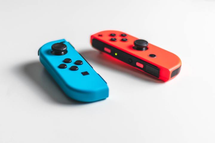 Red and blue Joy-Con view from angle.