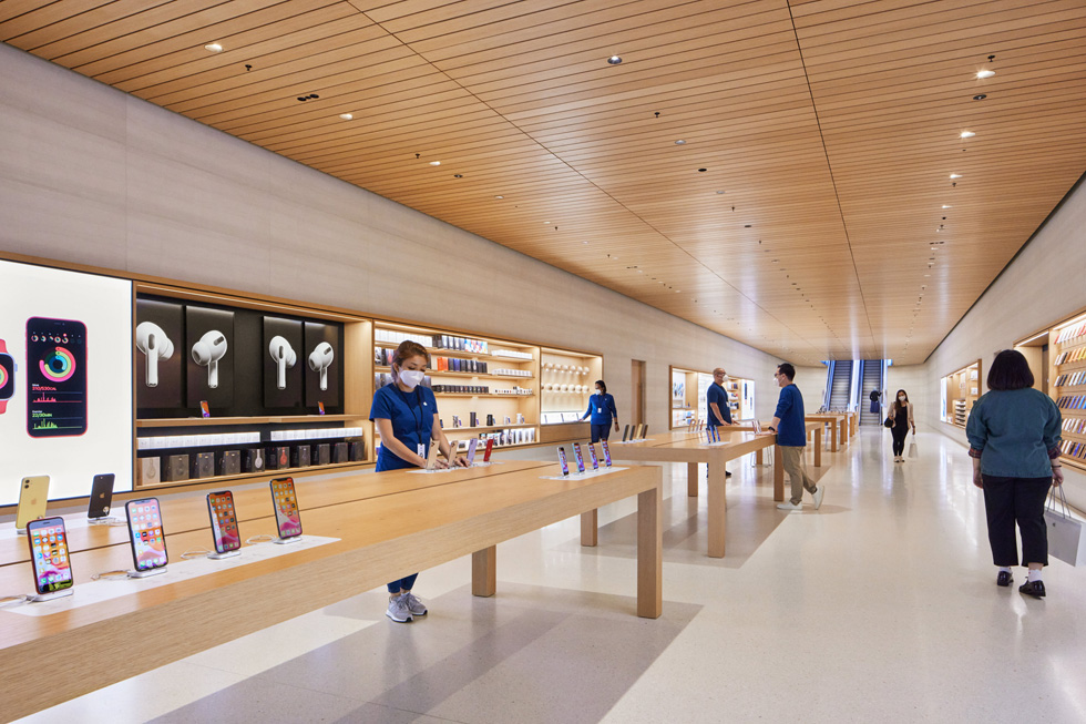 check out the stunning design of apples newest retail store apple  singapore 5