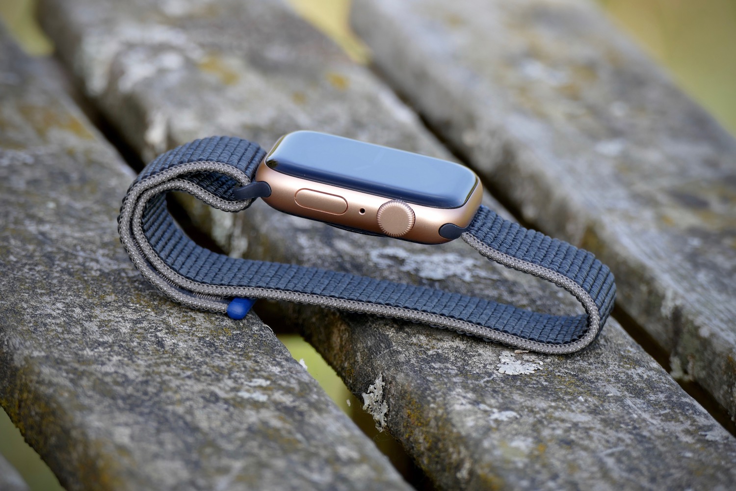 Side angle of the Apple Watch SE.