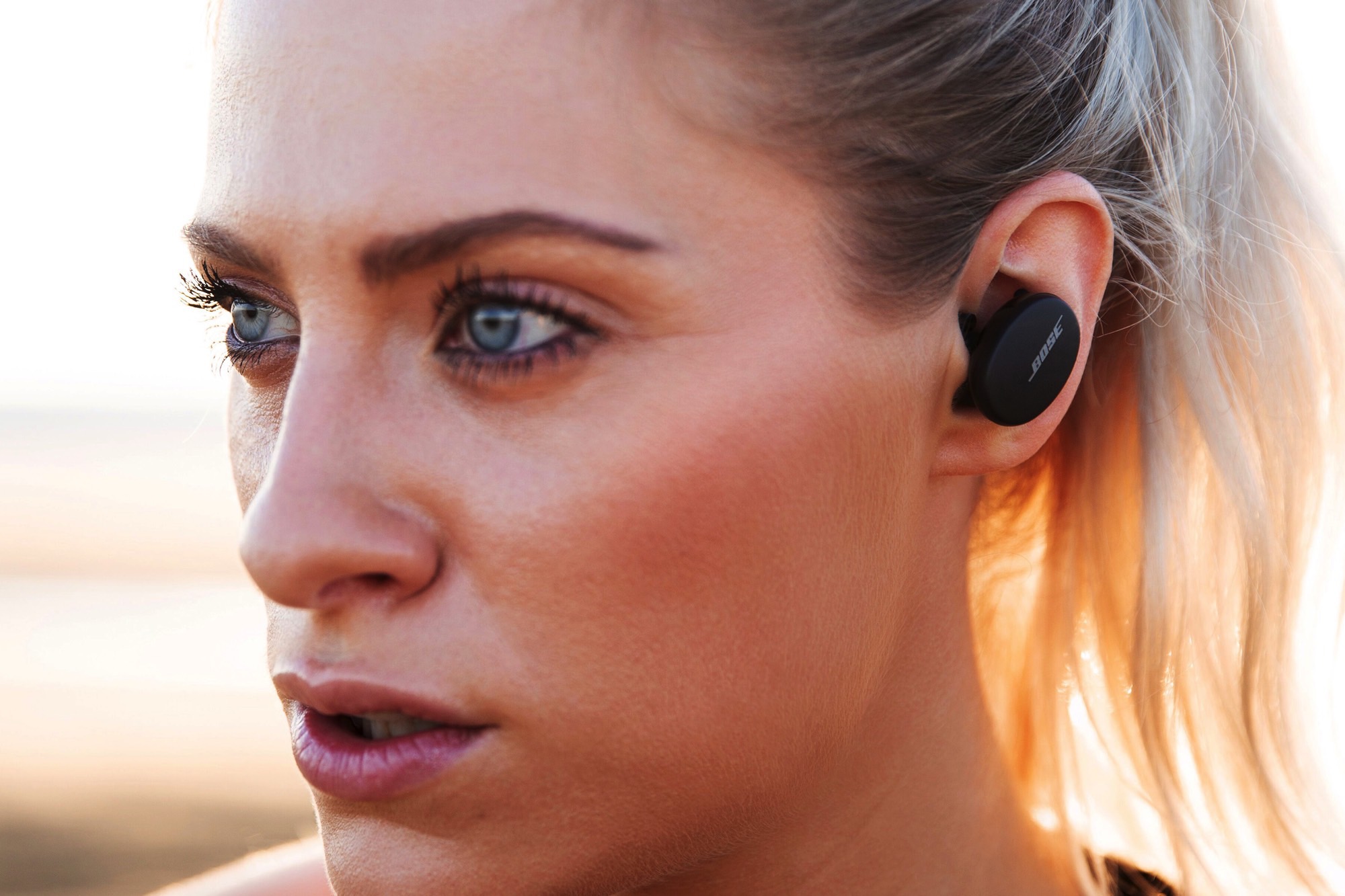 Bose sport earbuds. Наушники Bose Sport Earbuds. Спортивные наушники Bluetooth Bose Sport Earbuds Black. Bose QUIETCOMFORT Earbuds 2022. Bose QUIETCOMFORT Earbuds 2 в ушах.