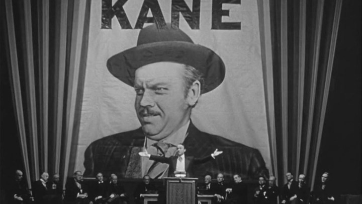 Charles Foster Kane pronuncia un discurso en Ciudadano Kane