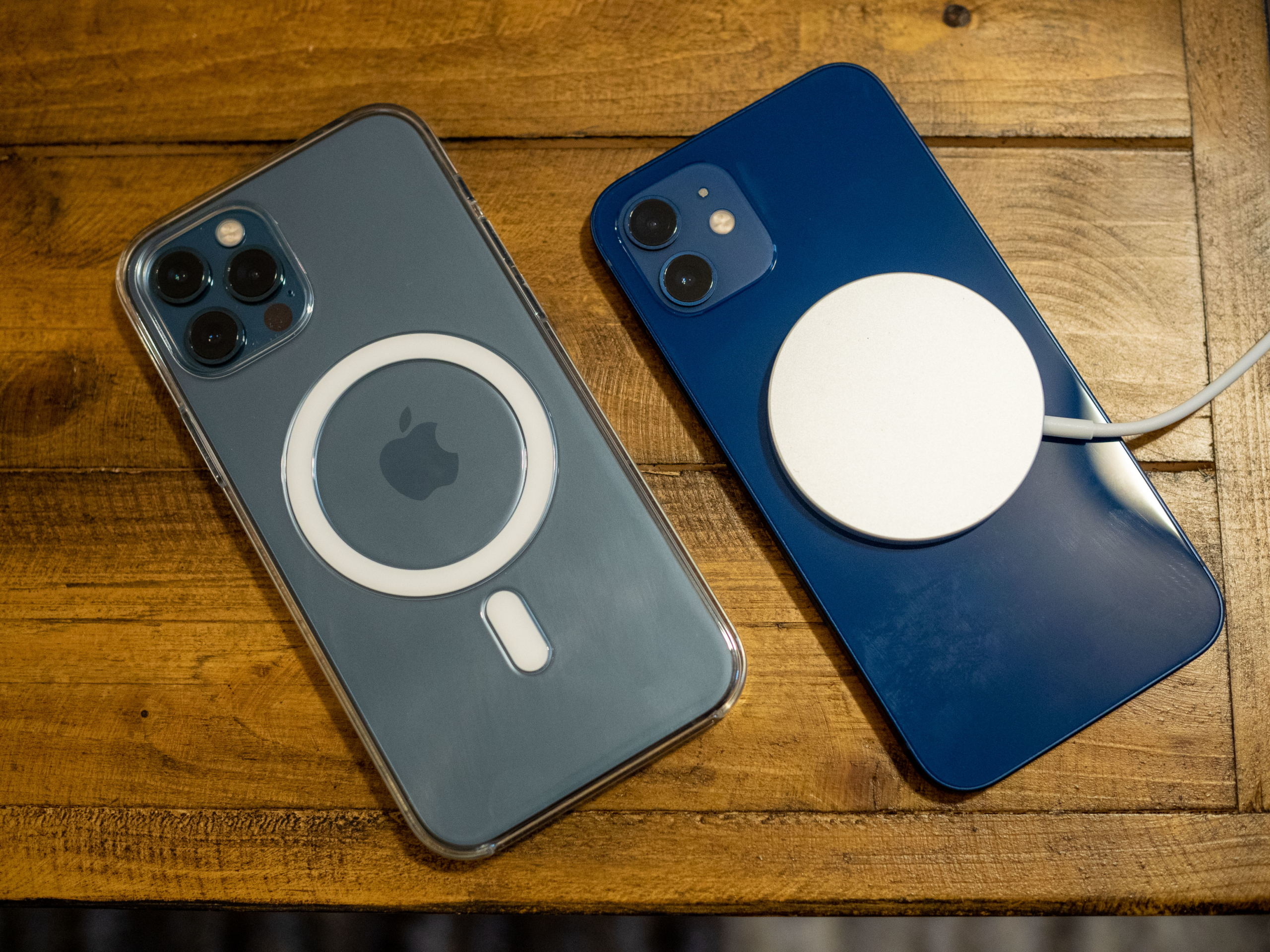 The 13 Best MagSafe Accessories for iPhone in 2024 - Vimarsana News