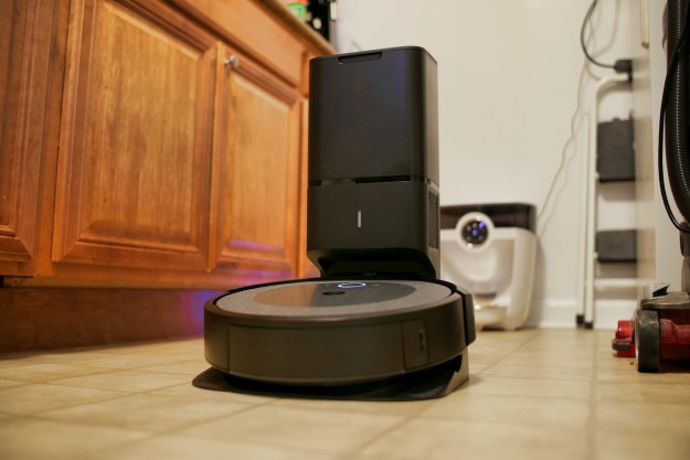 The iRobot Roomba i3 Plus dirt disposal unit.