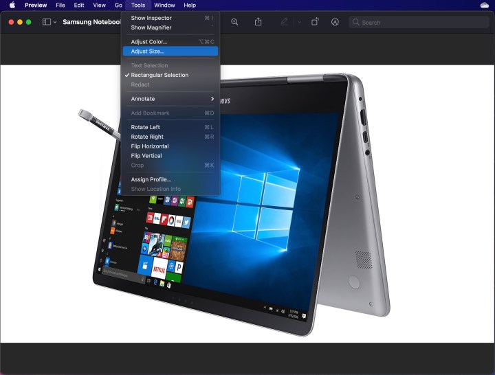 Selecionando Ajustar tamanho no aplicativo de visualização no macOS.