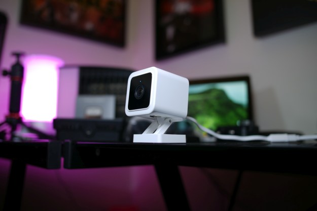Wyze Cam v3 on table side profile