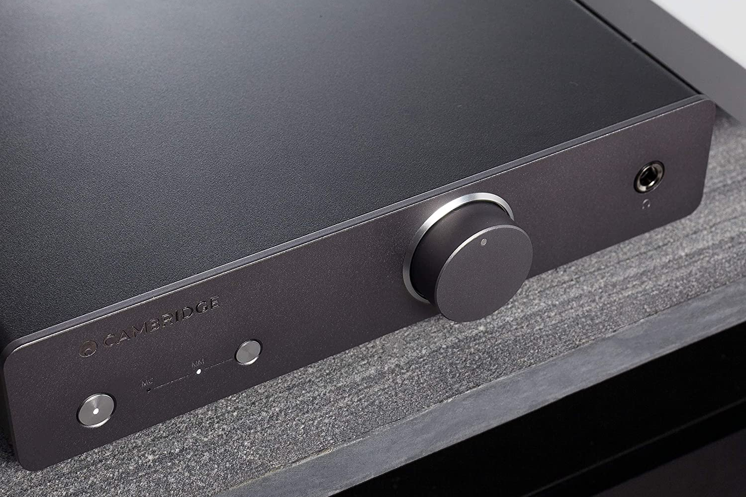 The best phono preamps of 2024 for great vinyl sound - Vimarsana News