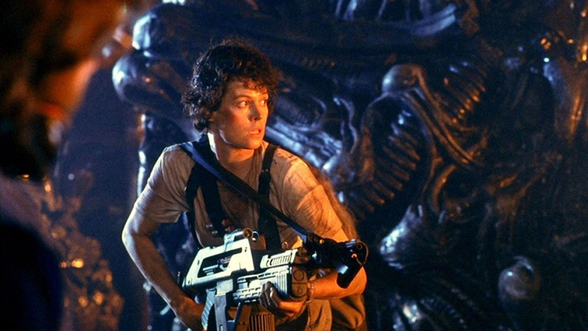 Sigourney Weaver em uma cena de Aliens.