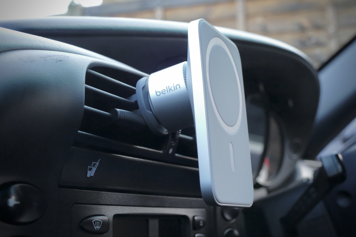 Belkin Car Vent Mount Pro attached to car dashboard.