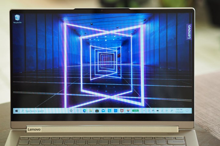 Lenovo Yoga 9i 14 Display view from the front.