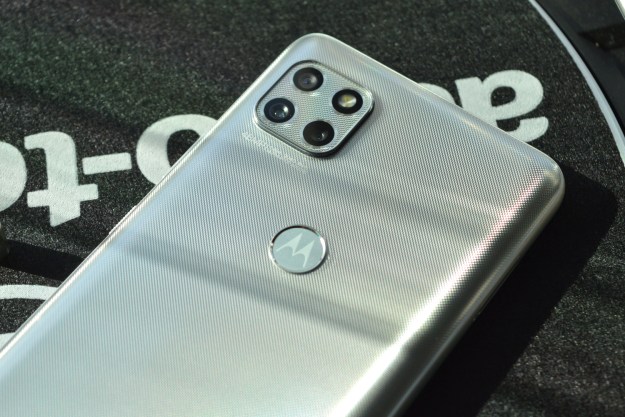 Motorola One 5G Ace vs Google Pixel 4a 5G