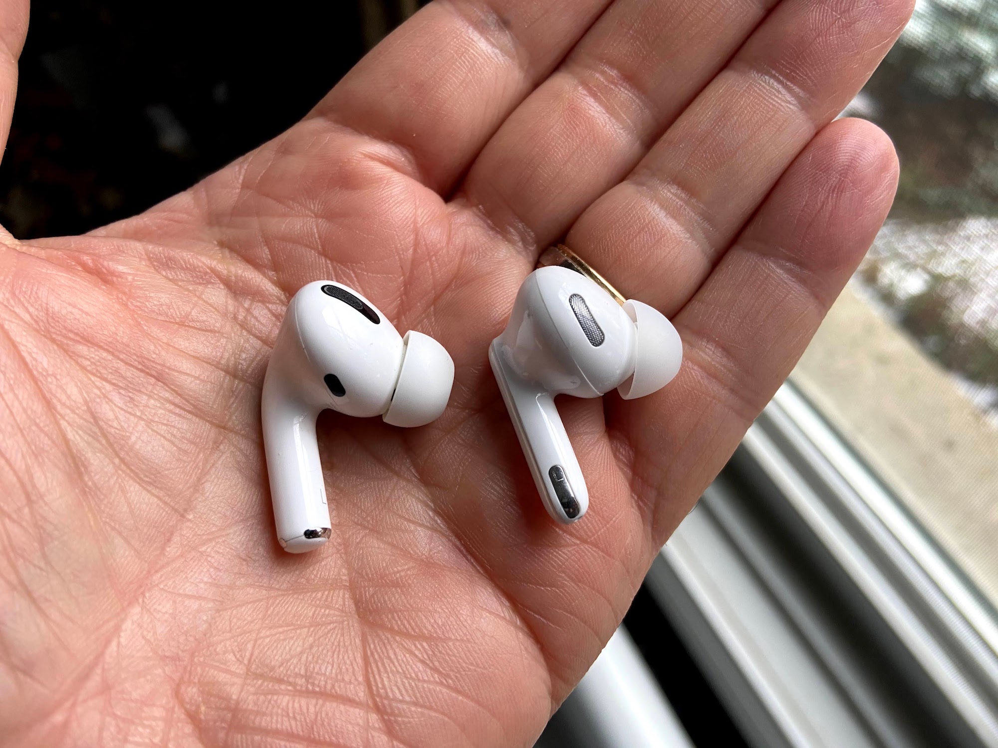 Oppo Enco X Review: Android-Friendly AirPods Pro Killers