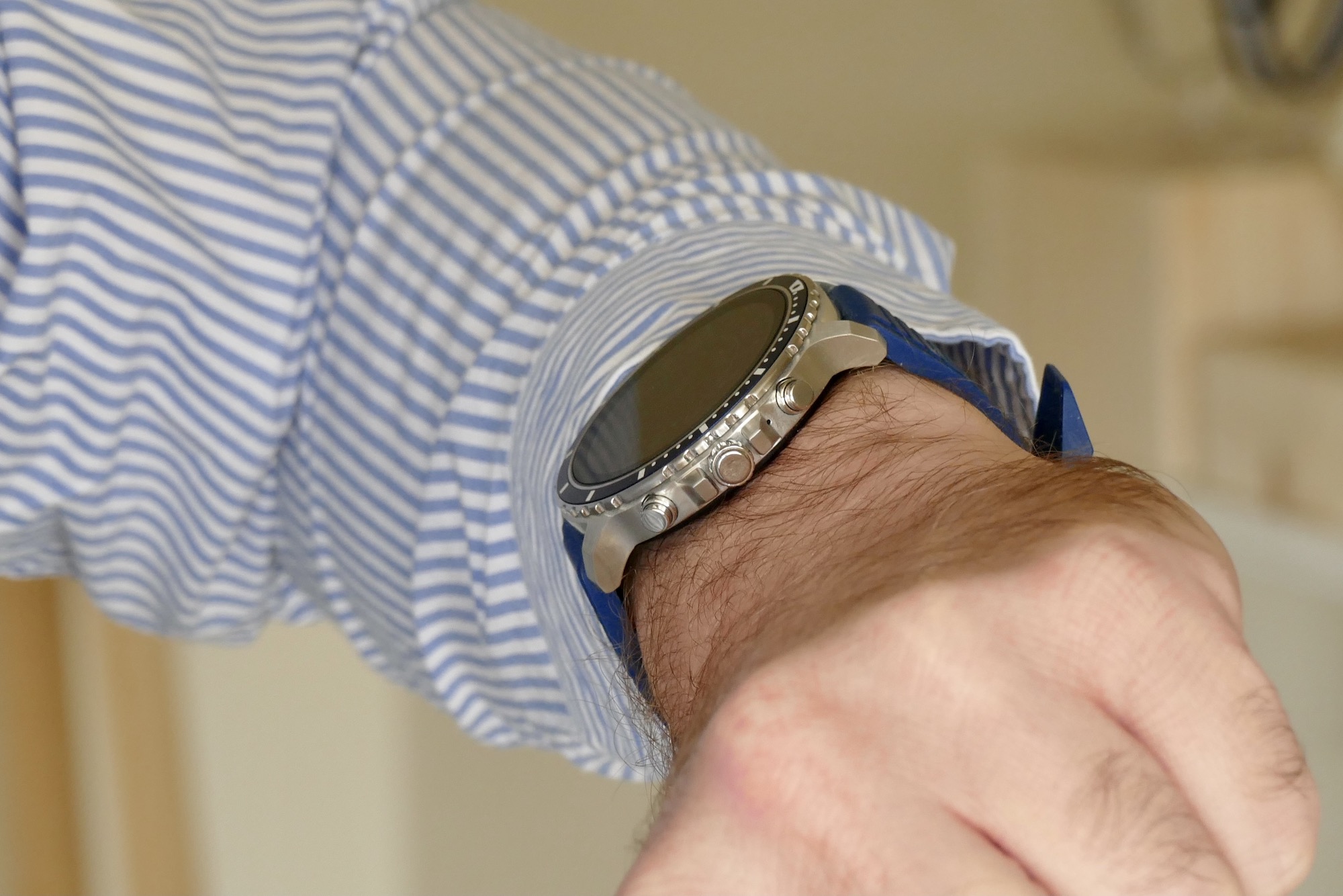 citizen cz smart smartwatch review side wrist