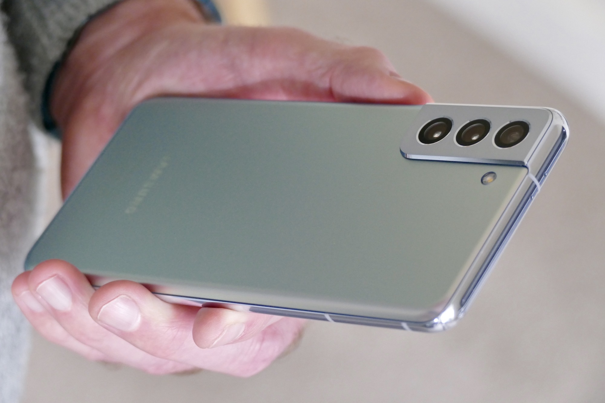 Galaxy S21 plus 5G+ Galaxy Buds Live Offert+ SmartTag offerts Couleur Silver