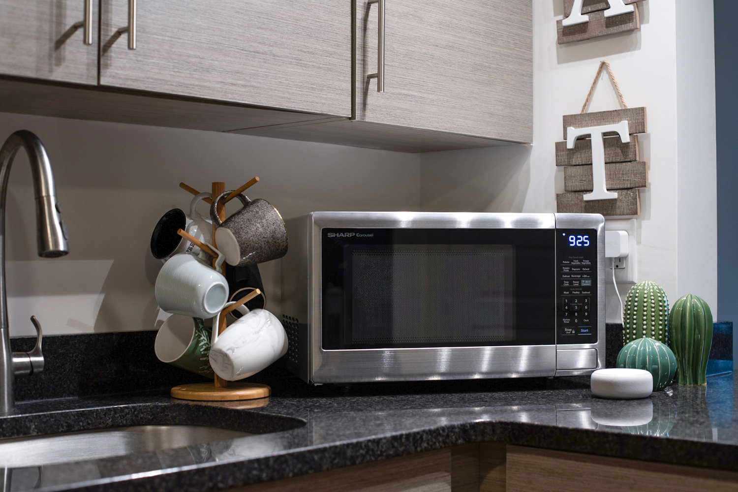Panasonic NN-CD58JS is a mid-sized convection, grill and microwave oven