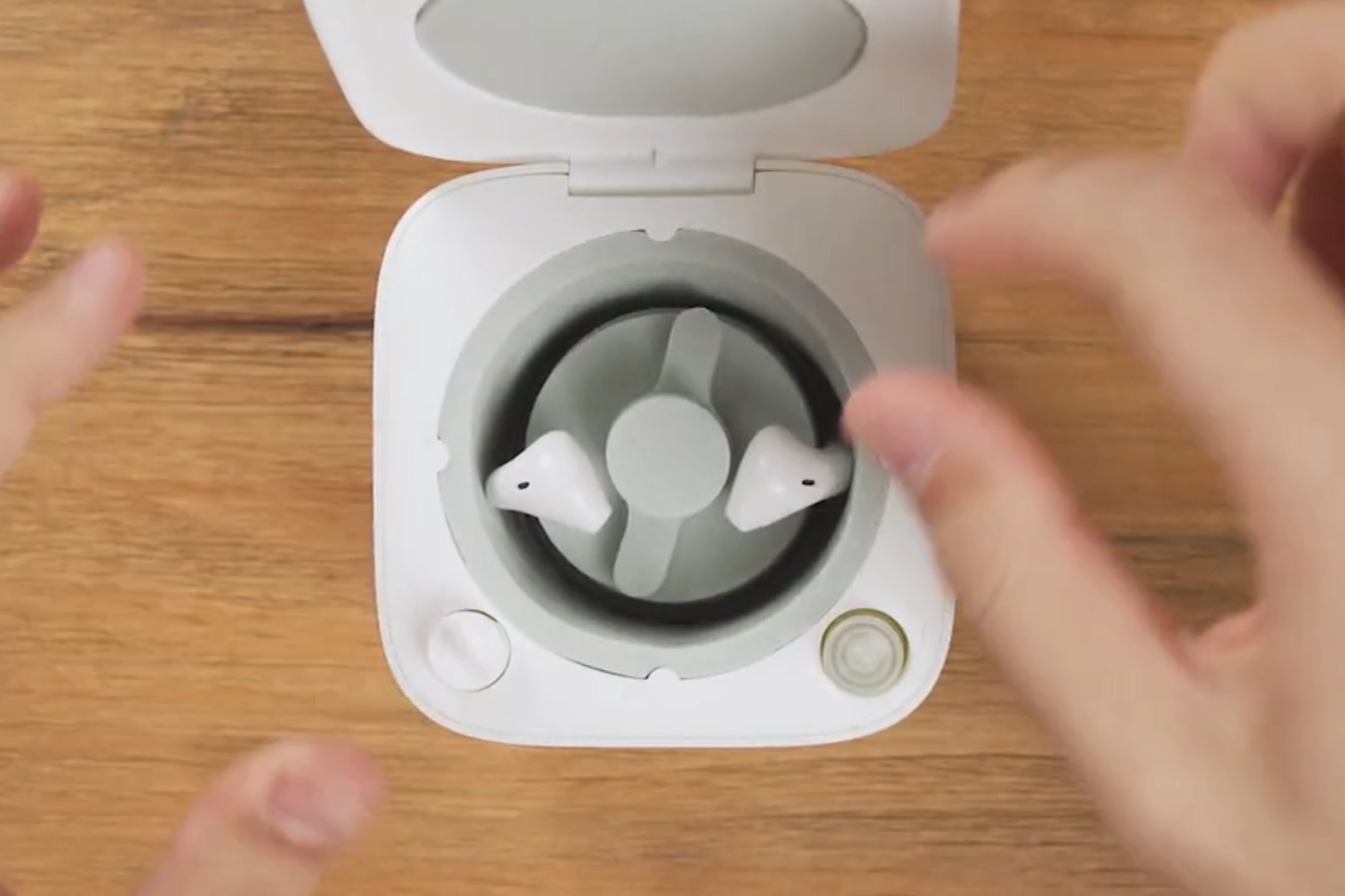 Australsk person Citron Regeneration Yes, There Is Now a Washing Machine for Your AirPods | Digital Trends