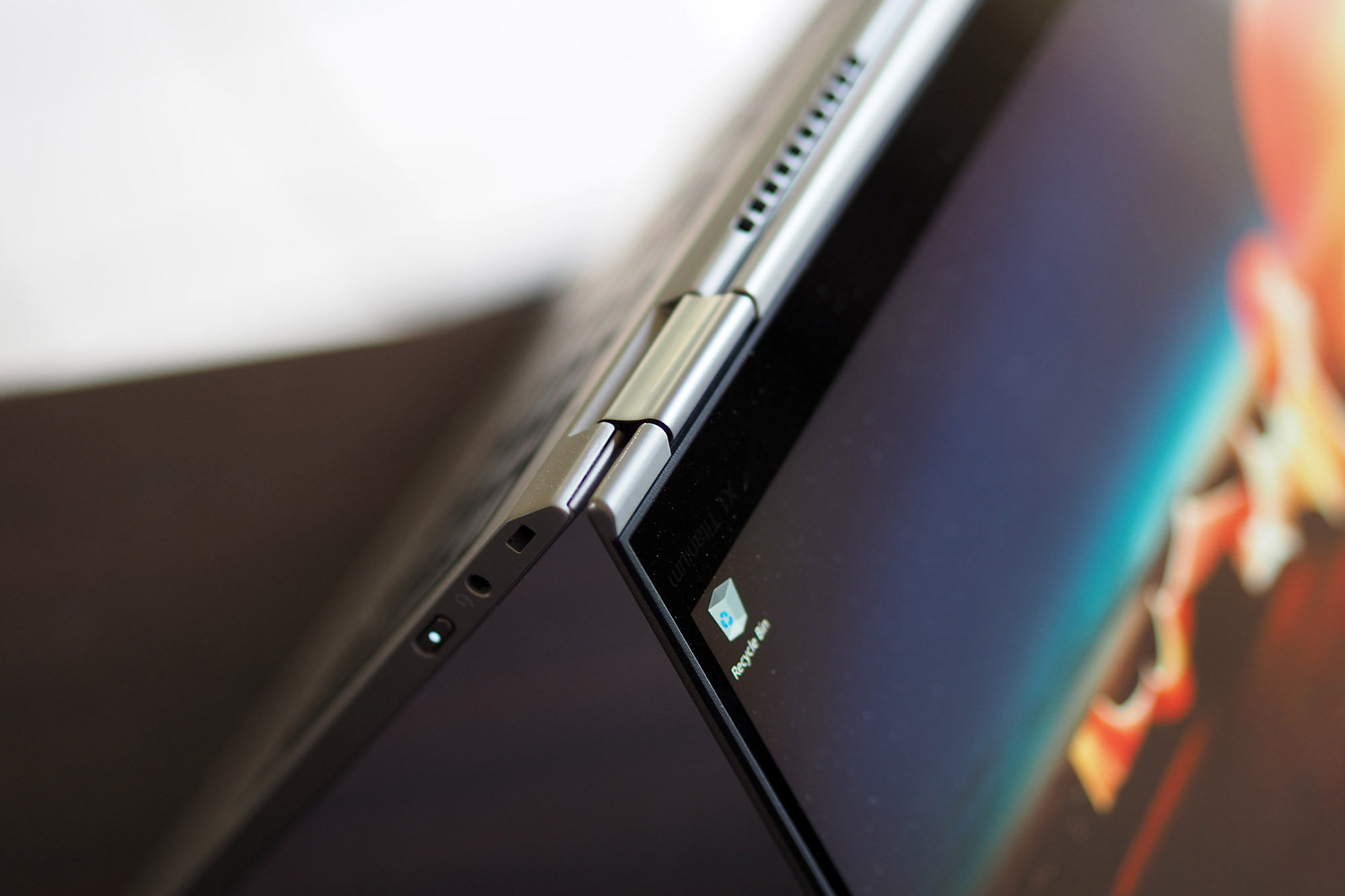 Lenovo ThinkPad X1 Titanium Yoga Hinge