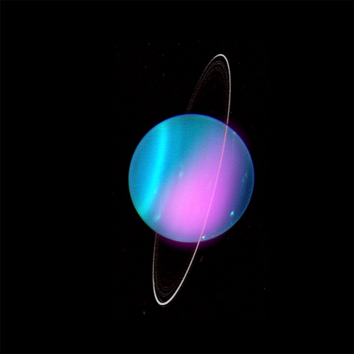 Una imagen compuesta de Urano, que combina datos de las longitudes de onda óptica y de rayos X.