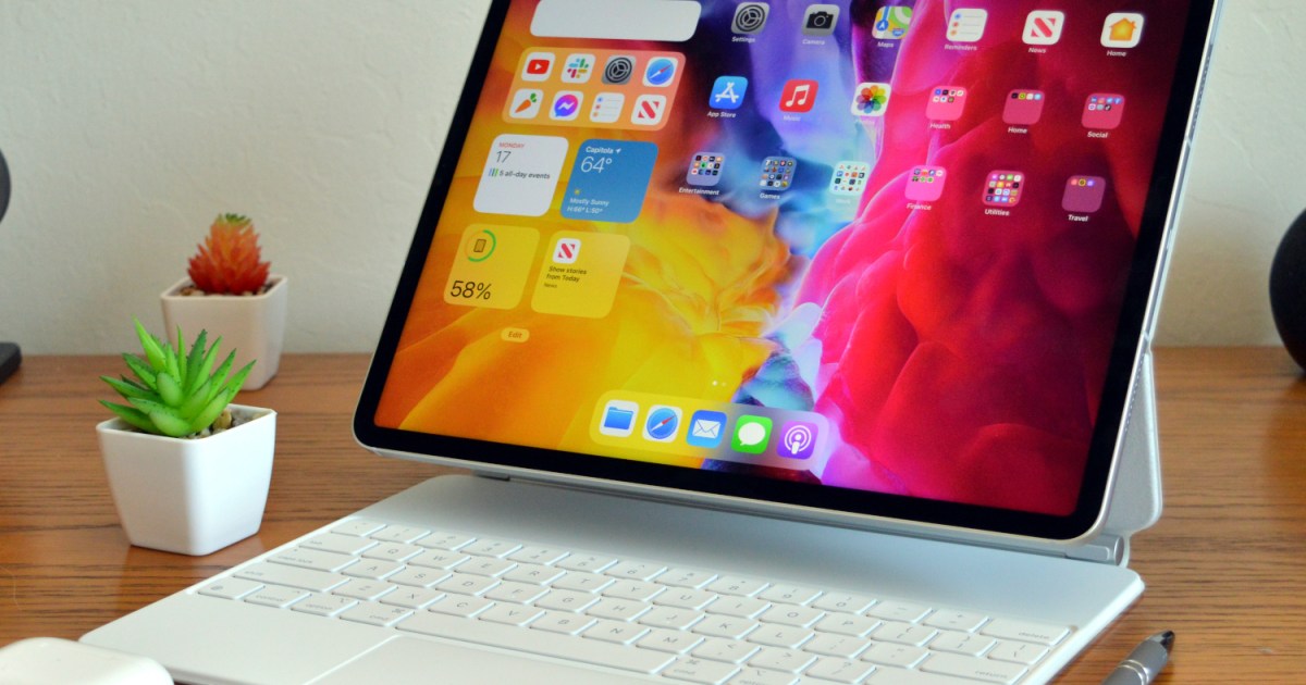 12.9-inch Apple iPad Pro (2022) review: Powerful, but still just a tablet -  Tech