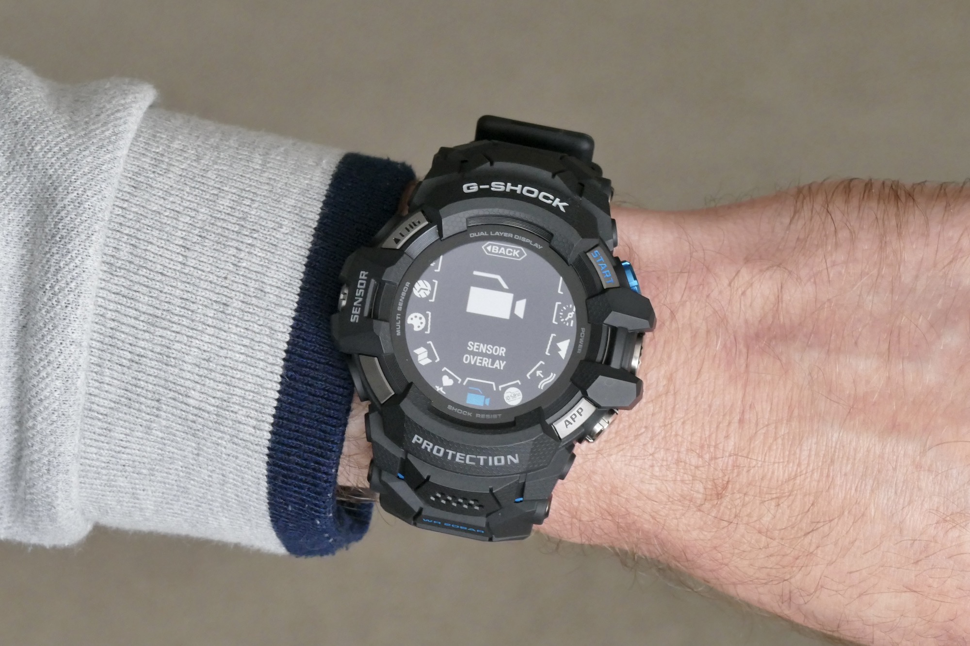 casio g shock gsw h1000 smartwatch review sensor overlay