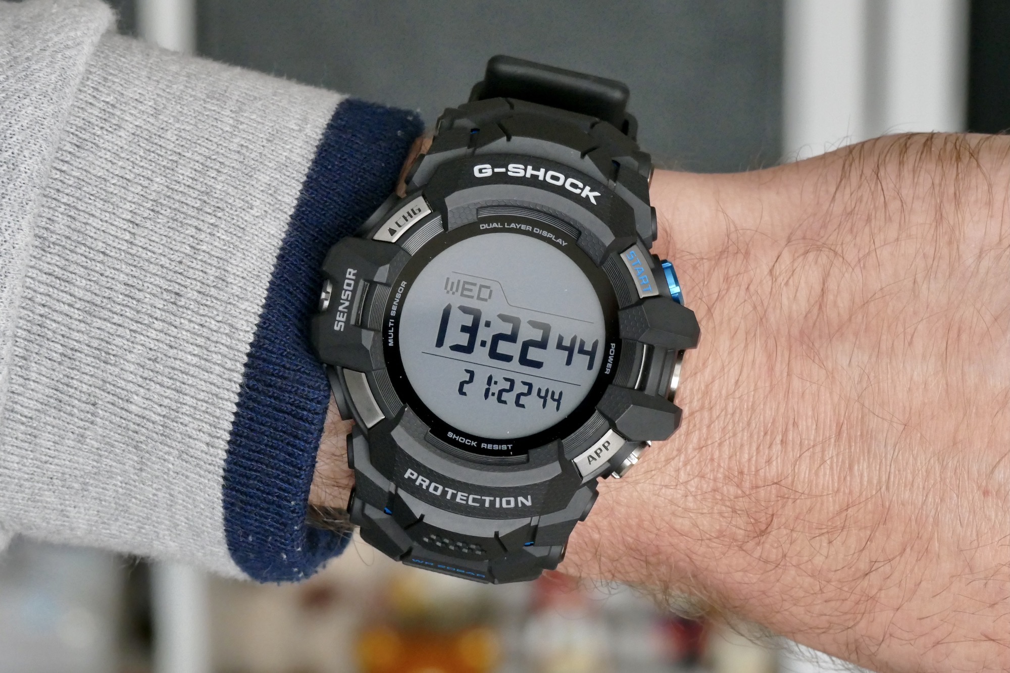 casio g shock gsw h1000 smartwatch review wrist dual lcd alt