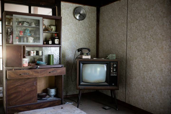 An old TV set.