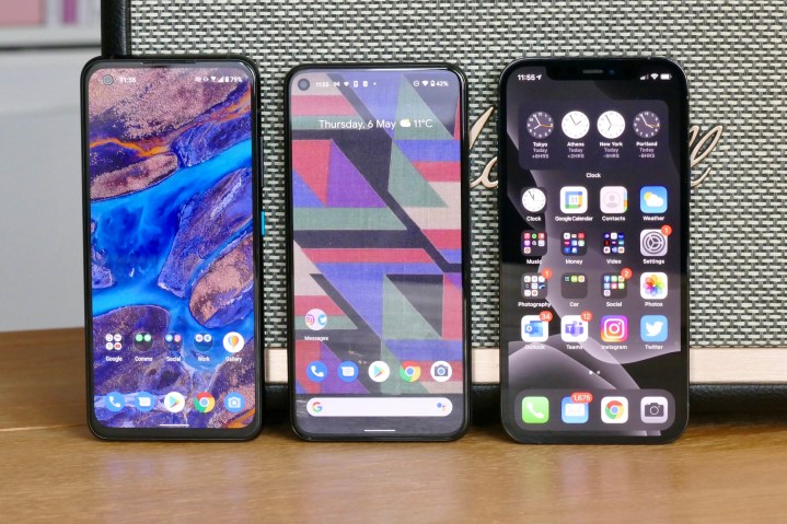 Asus Zenfone 8, Google Pixel 5 и iPhone 12 Pro.