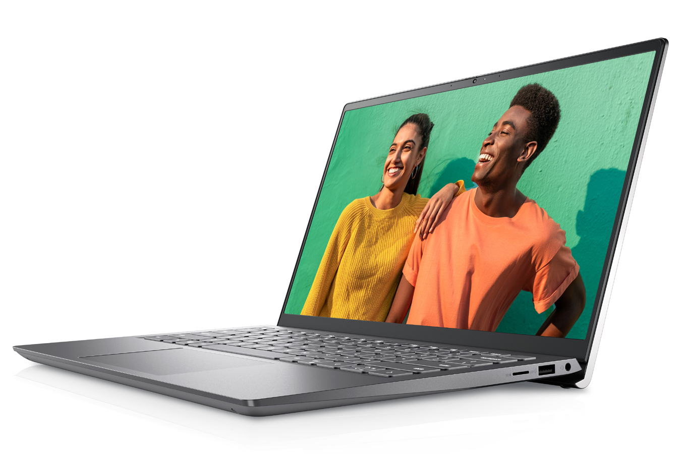 O laptop Dell Inspiron 14, aberto com a foto de dois amigos na tela.