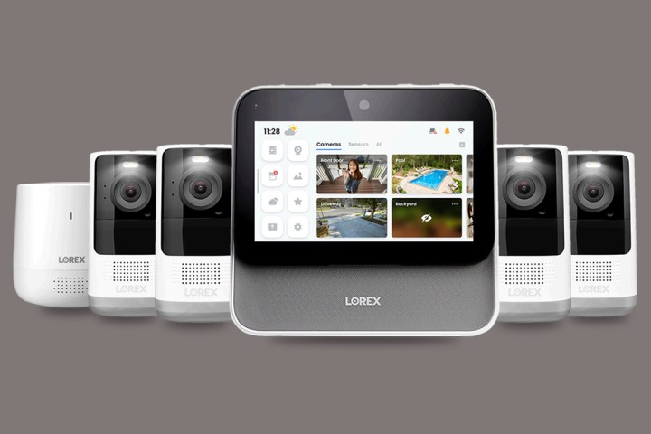 Lorex Smart Home Security Center with 4 2K cameras and range extender