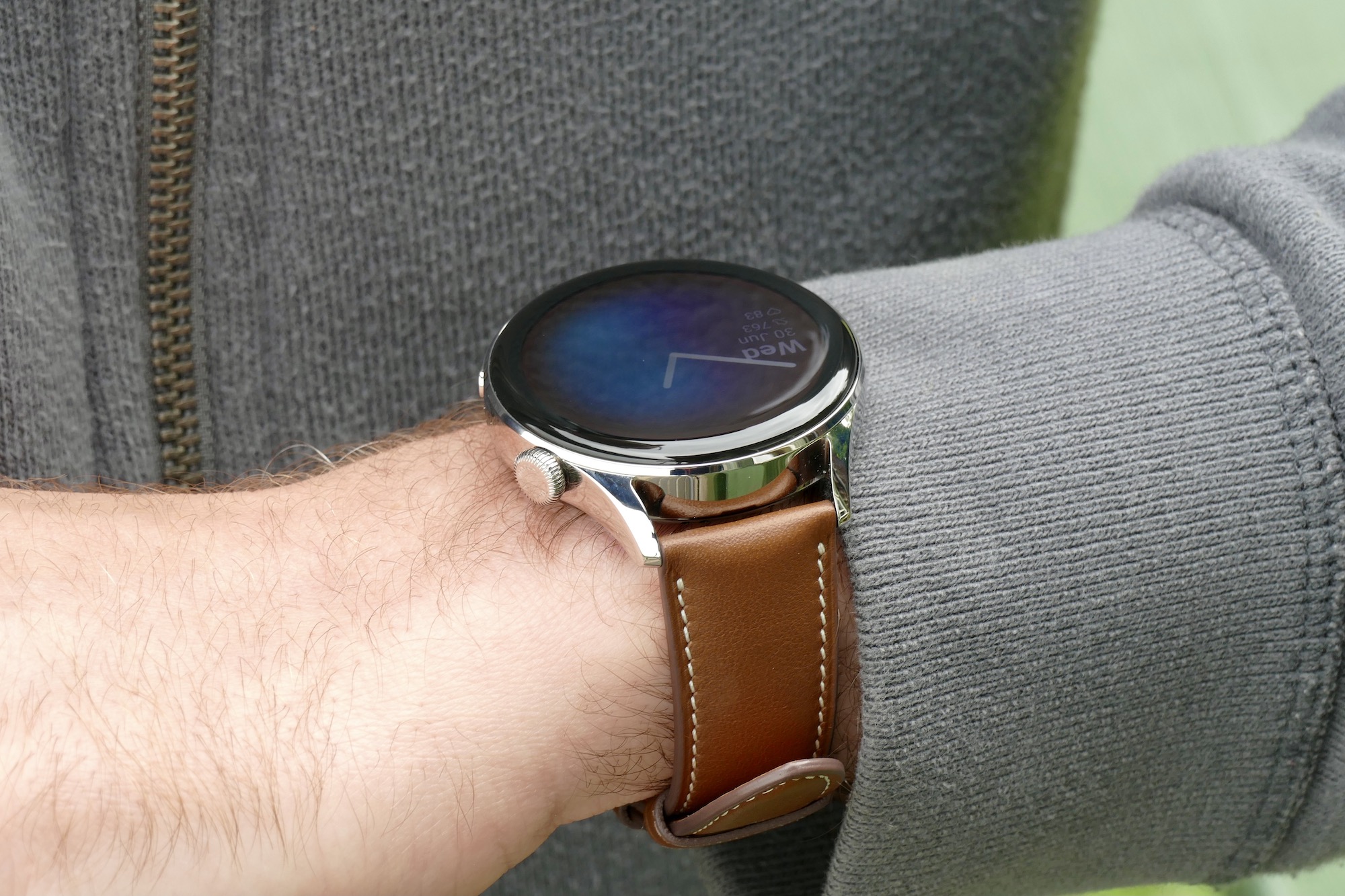 Huawei Watch 3 Review: Strong Commitment is Needed