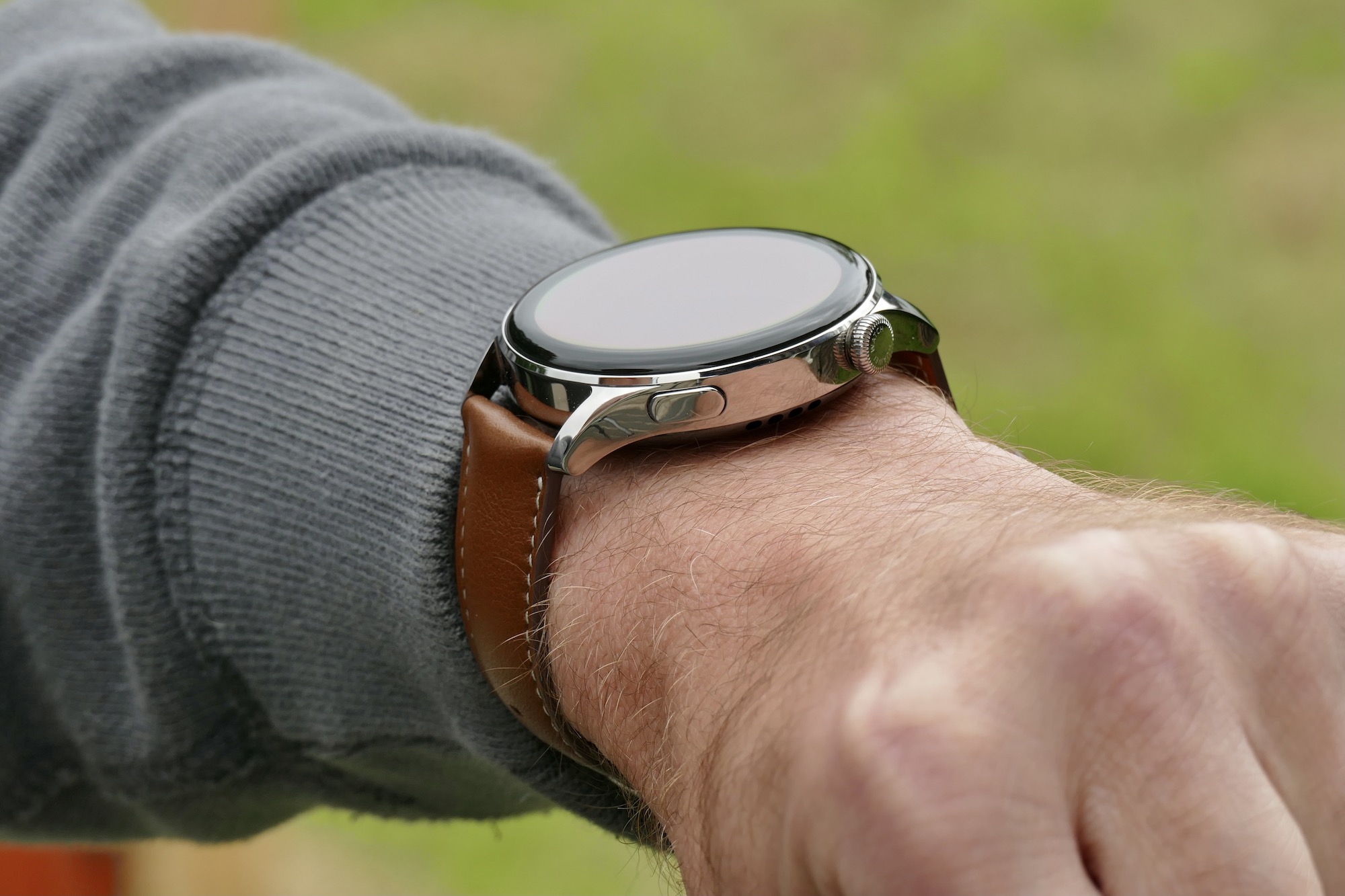 Huawei Watch 3 Review: Strong Commitment is Needed