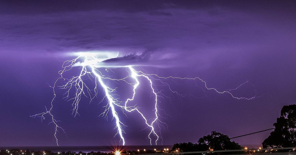 Scientists use powerful lasers to divert lightning bolts