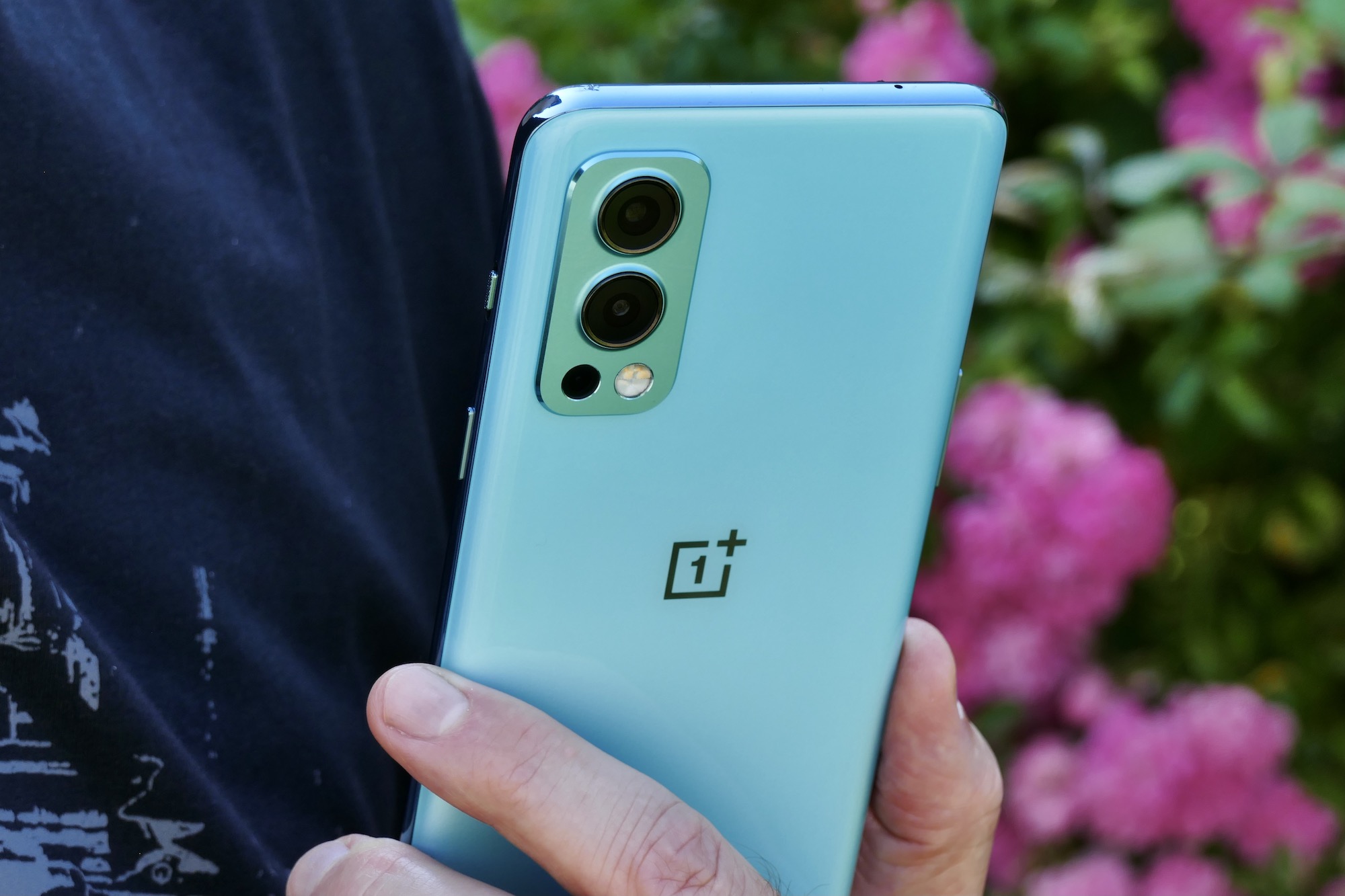 OnePlus Nord 2 5G review: Design, build quality, handling