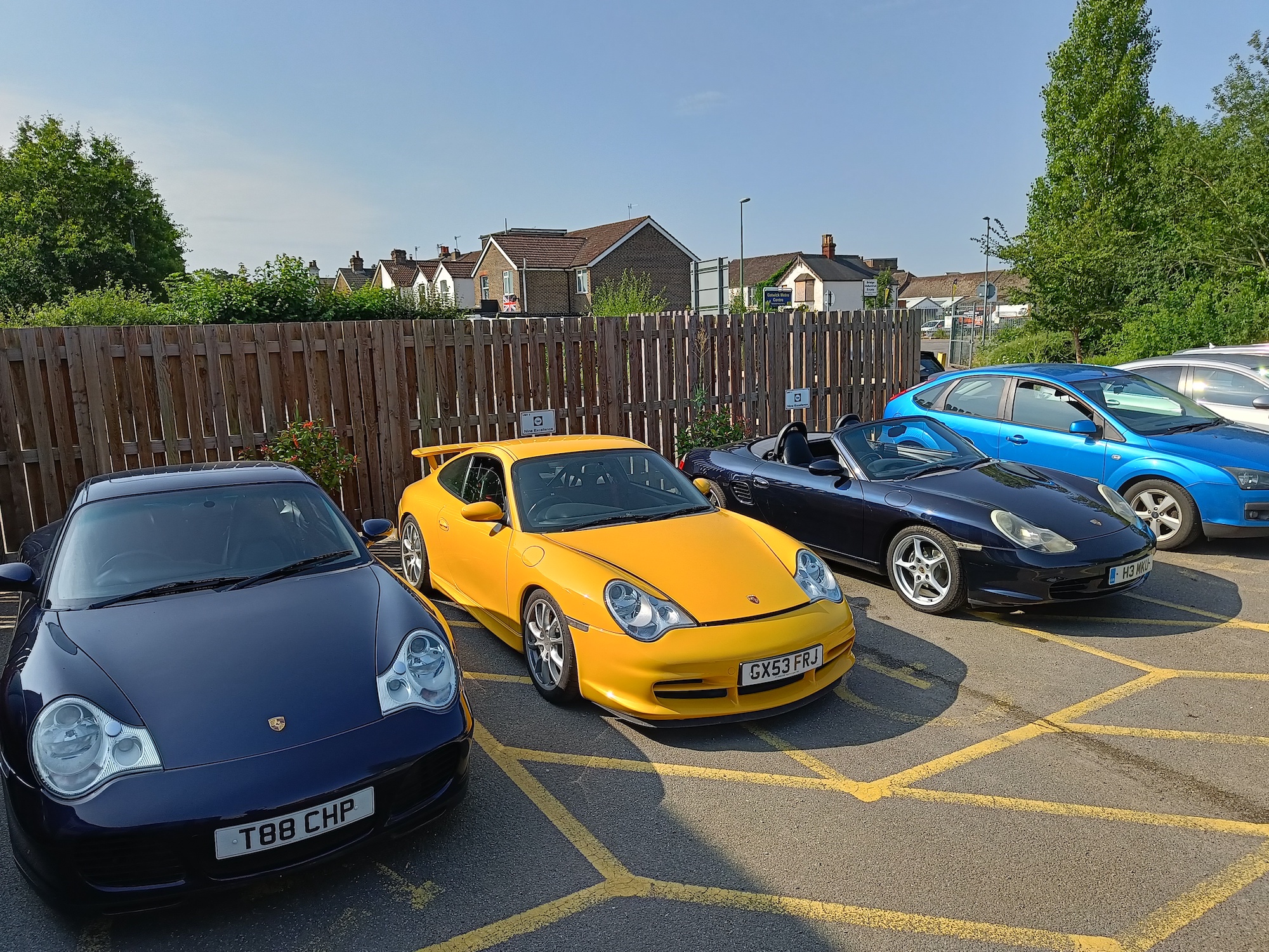 Photo of cars taken with the OnePlus Nord 2.