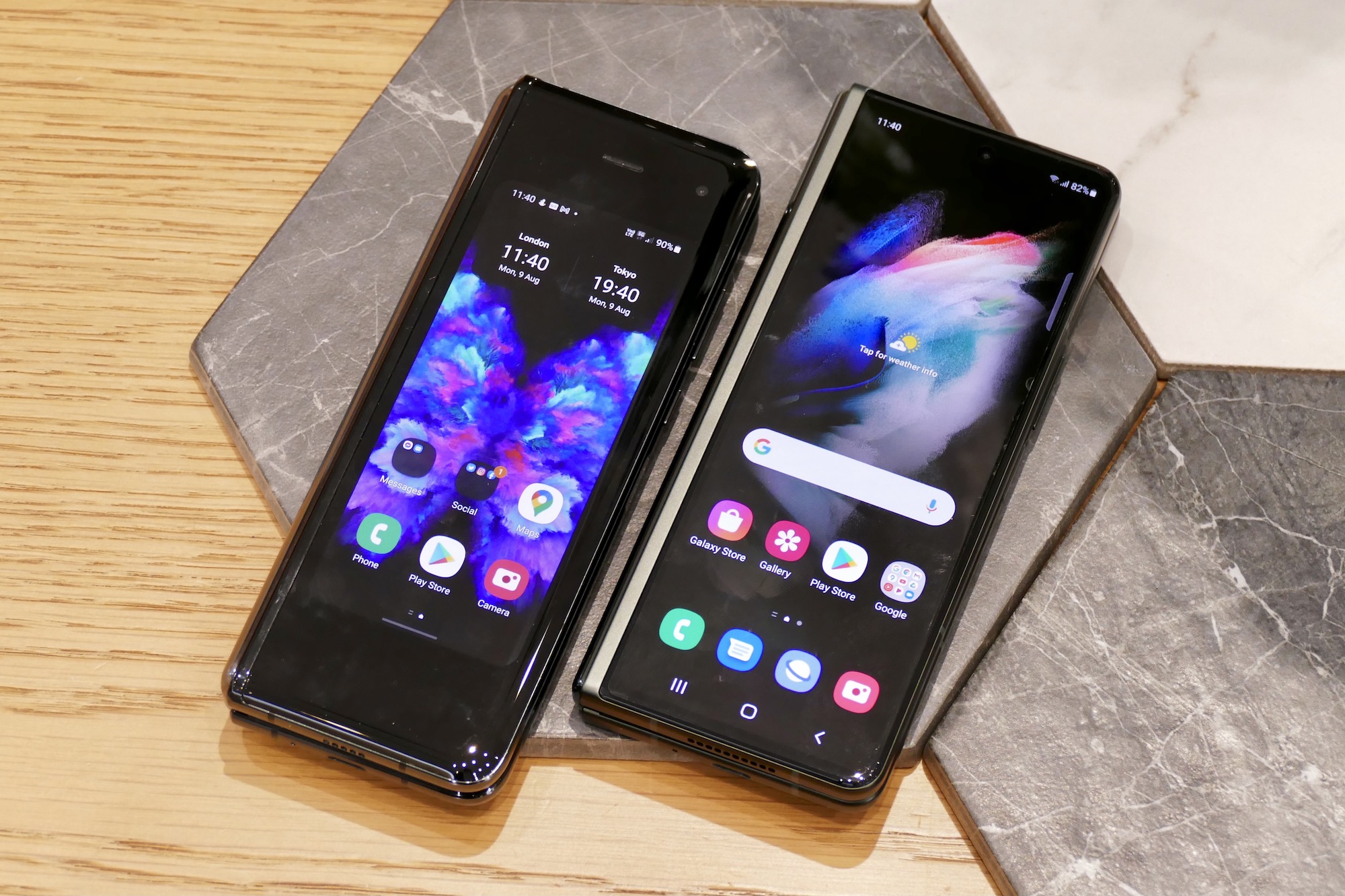 Galaxy Fold (left) and Galaxy Z Fold 3 (right) cover screens.