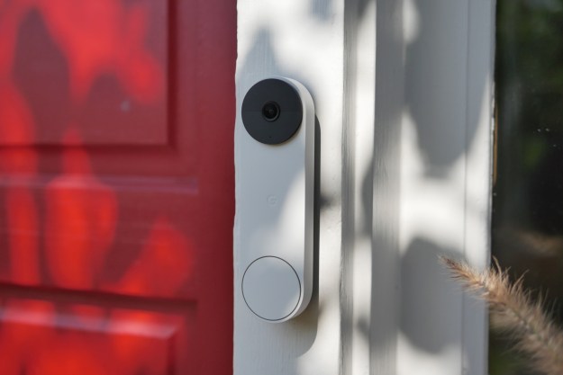 Google Nest Doorbell (battery) on outside of door.