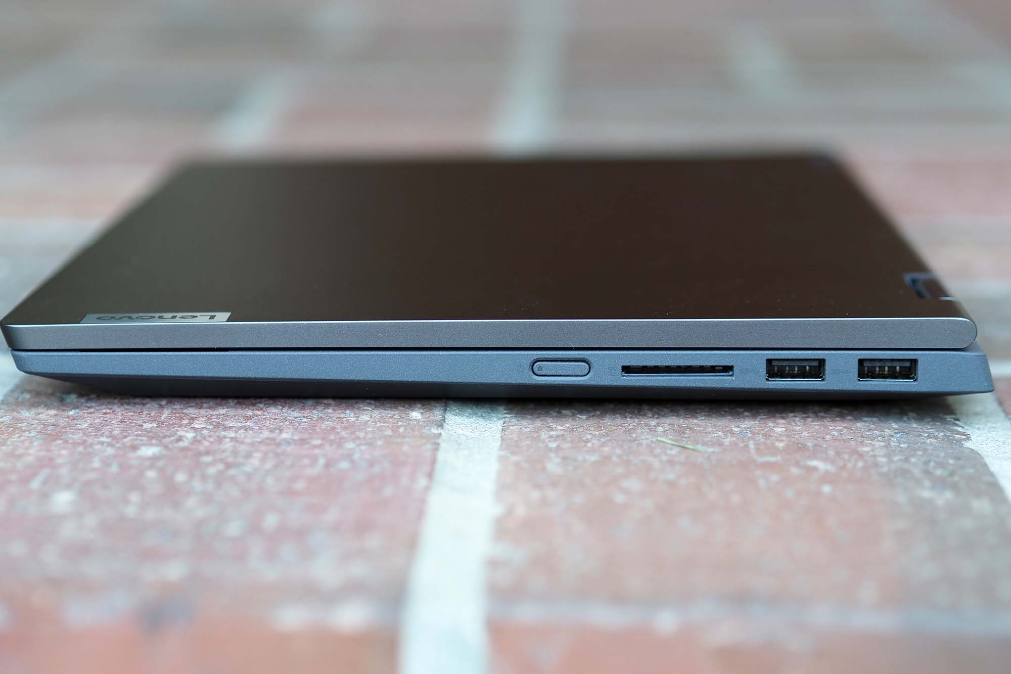 Lenovo IdeaPad Flex 5i 14 right side USB ports snd SD card port.