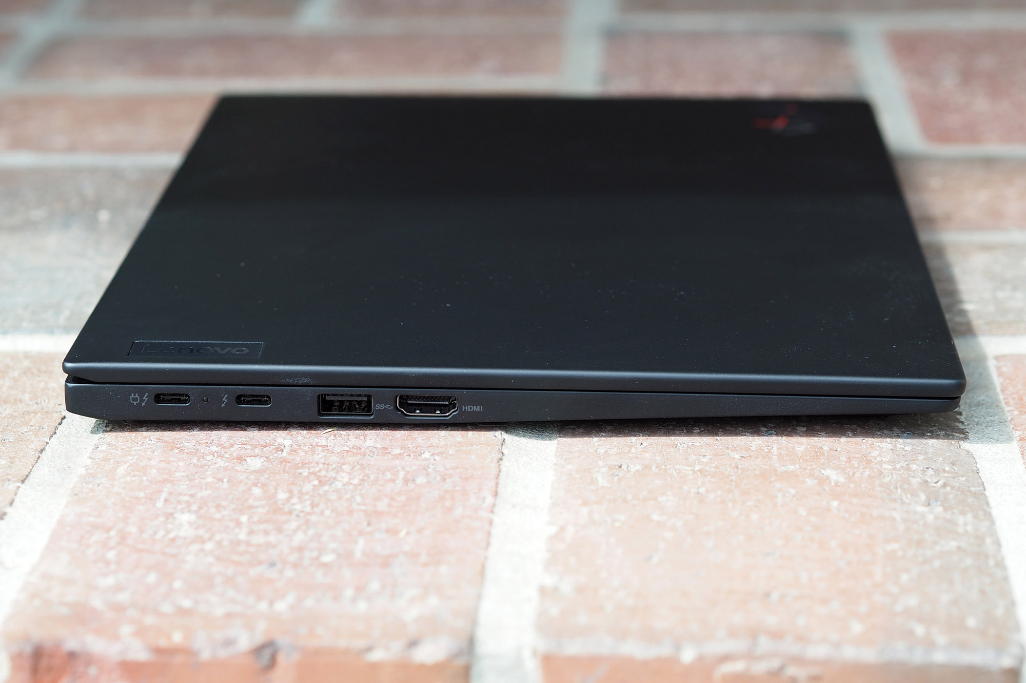 The ThinkPad X1 Carbon Gen 9's USB/Micro USB and HDMI ports on the left side of the laptop.