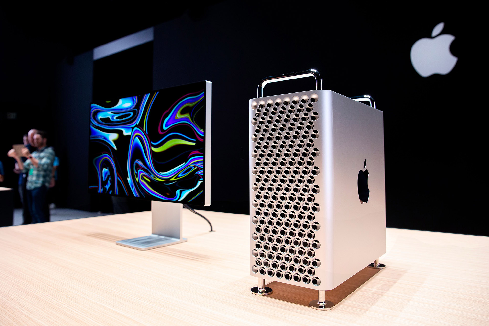 O novo Mac Pro da Apple está em exibição no showroom durante a Conferência Mundial de Desenvolvedores da Apple (WWDC).
