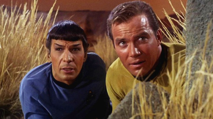 Spock y el Capitán Kirk en "La Trampa del Hombre".