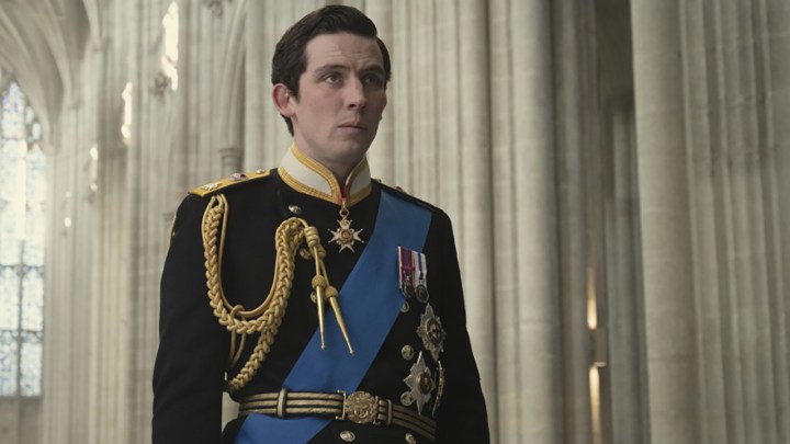Josh O'Connor como el Príncipe Carlos en The Crown.