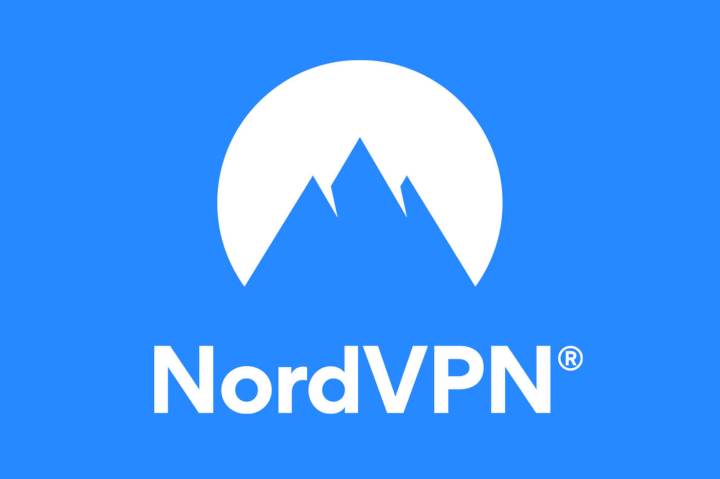 Firmenname und Logo von NordVPN, blaue Berggipfel vor einem weißen Kreis auf blauem Hintergrund.