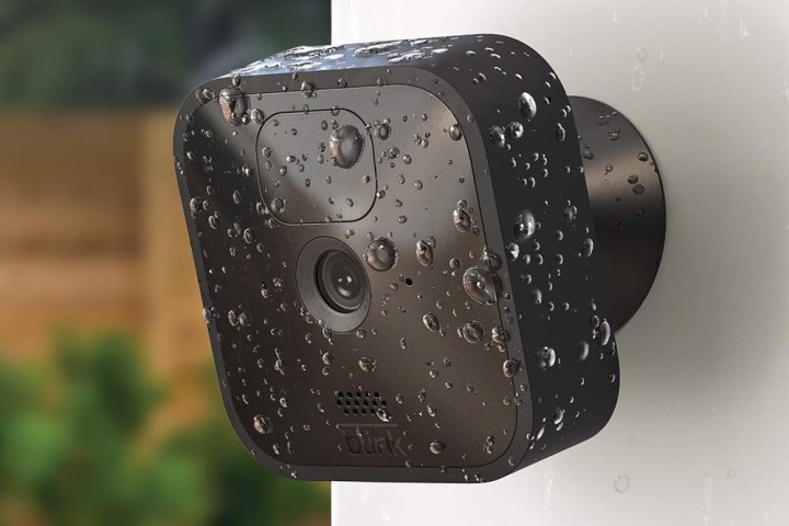 Blink Outdoor cam wet from the rain.