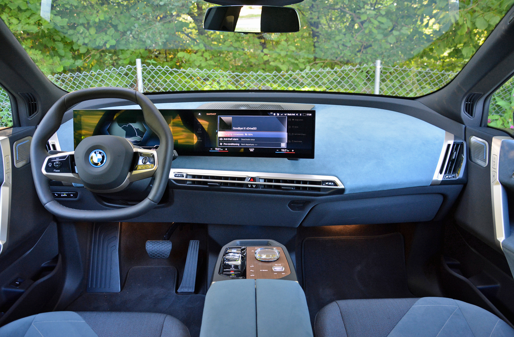2022 BMW iX xDrive50i
