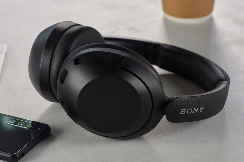 These Sony noise-canceling headphones are more than 50% off - Vimarsana News