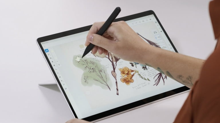 Drawing with Microsoft's Surface Slim Pen 2