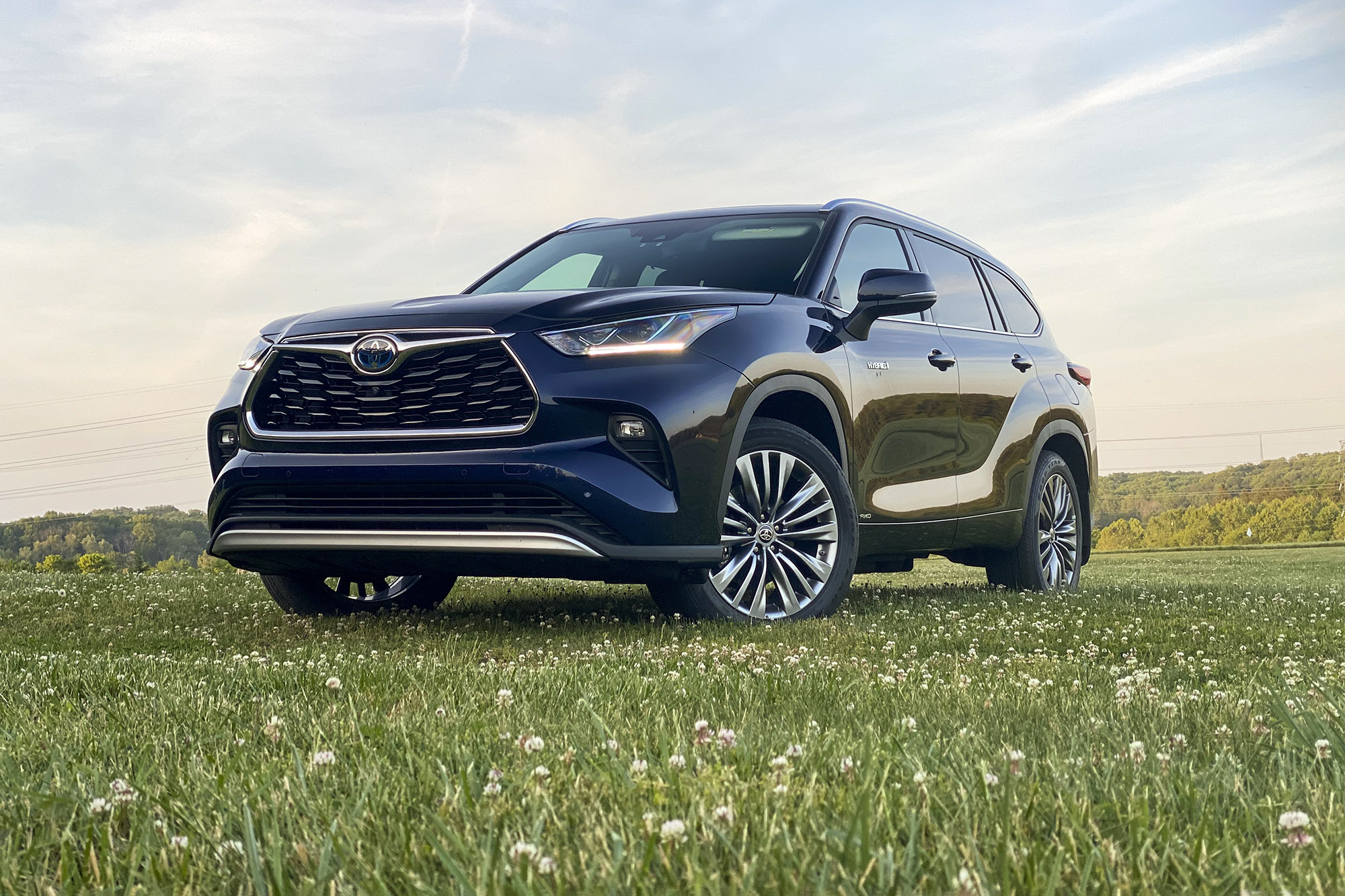 The Future of SUVs: A Sneak Peek into the High-Tech Features of the 2023 Toyota Highlander Hybrid - Interior Features