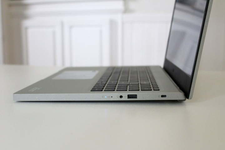 A side view of the Acer Aspire Vero, showing the thickness of the laptop.