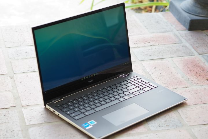 A side view of the Asus Chromebook Flip CX 5.