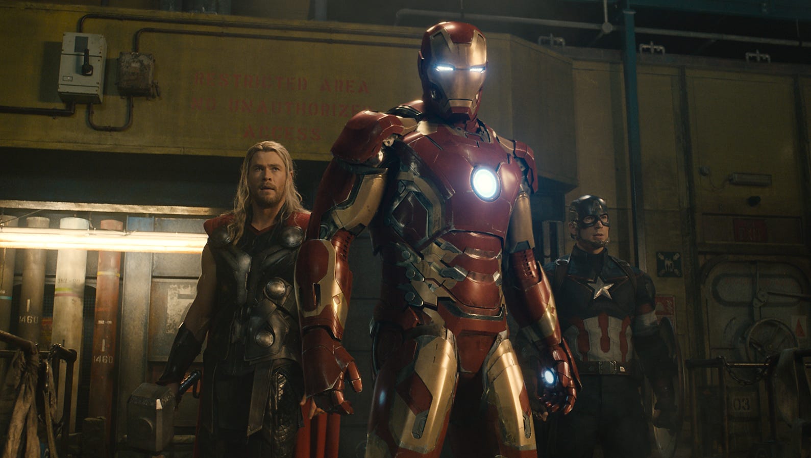 Thor, Homem de Ferro e Capitão América em Vingadores: Era de Ultron.
